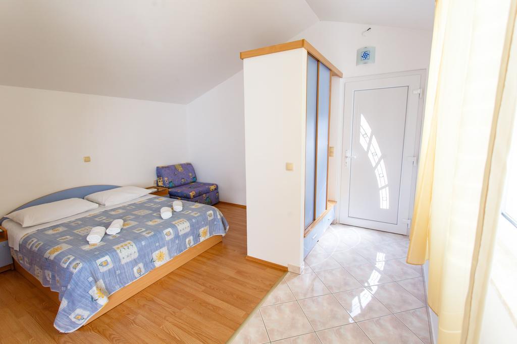 Filip Apartment Omis Room photo